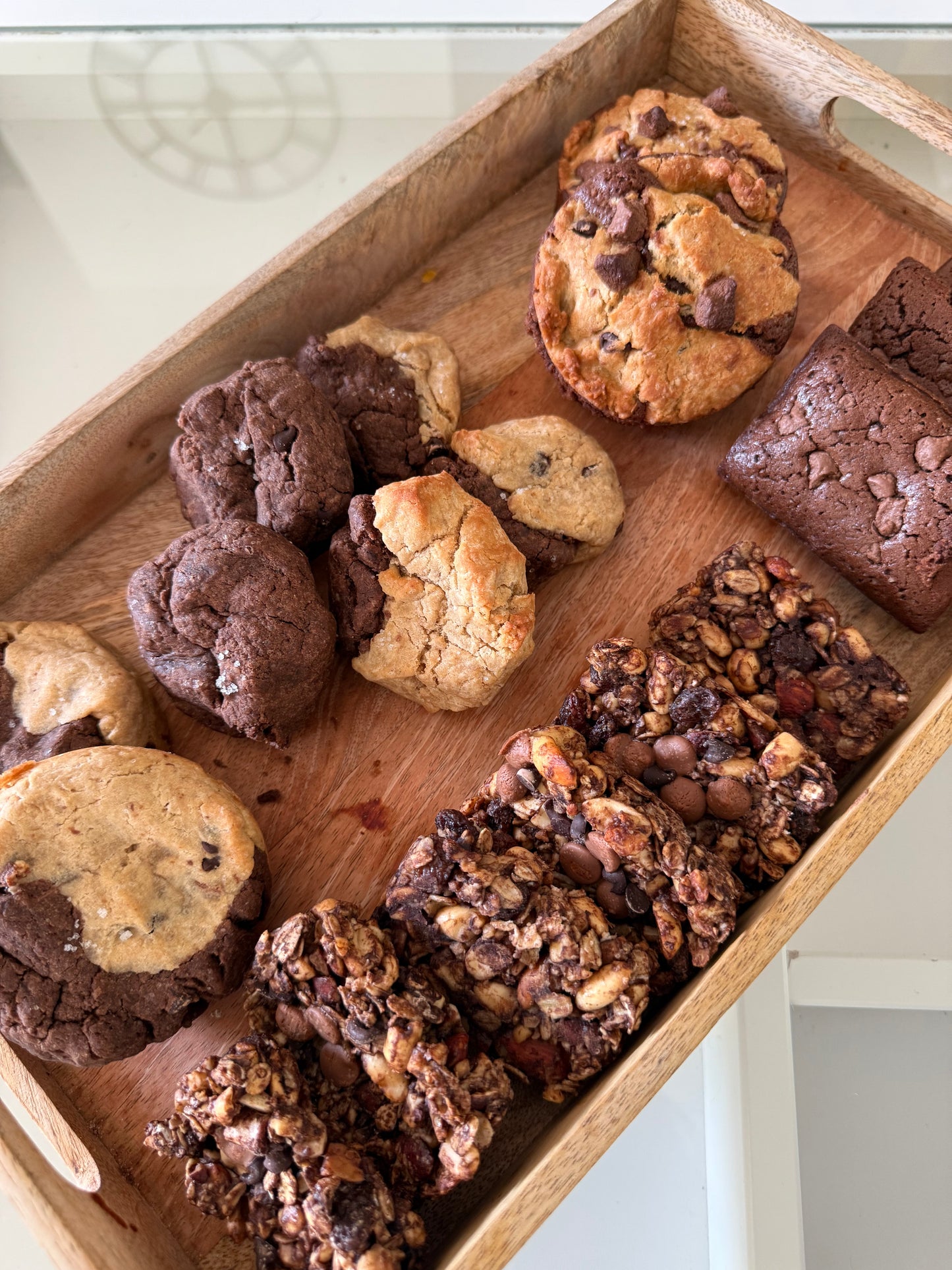 4 lots aléatoires + 1 box surprise offerte