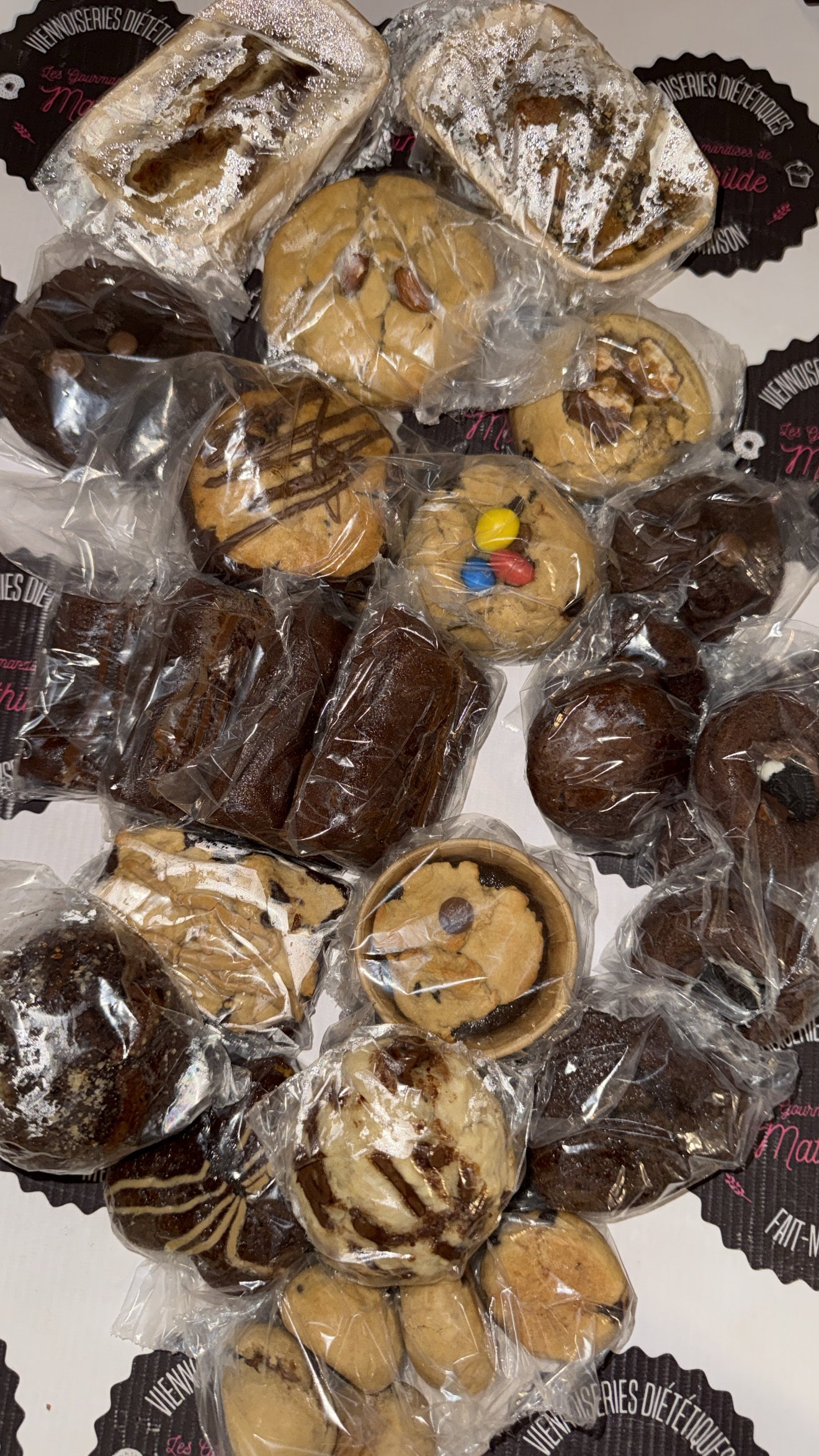 Maxi maxi lot 1 24 gourmandises 60€ seulement